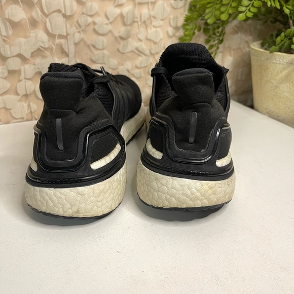 ADIDAS🔴UltraBoost LTD black/white  Men’s size 9 - Picture 9 of 12